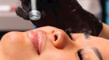 Discover the Ultimate Glow Hydrafacial with Wet Diamond Treatment